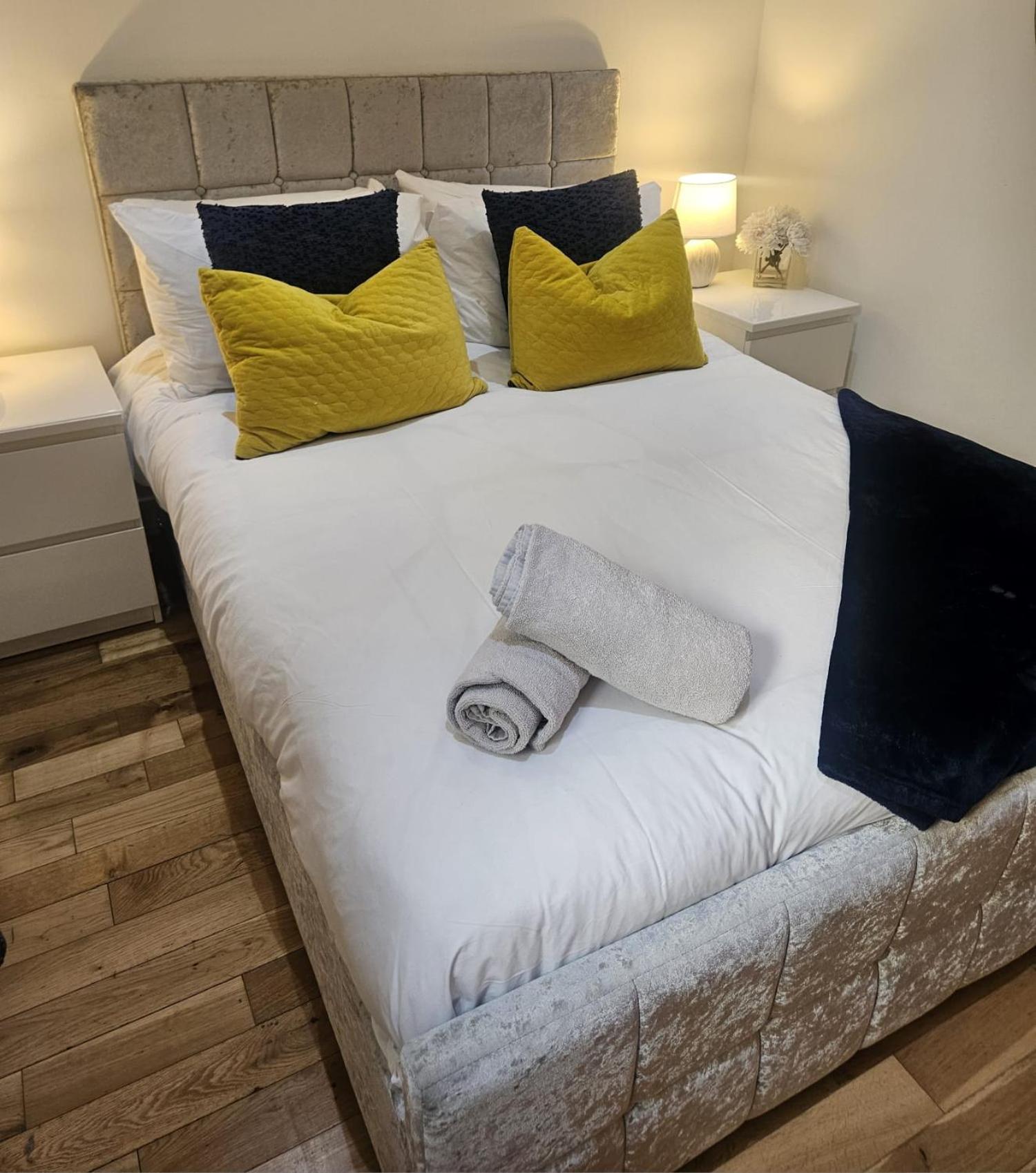 Langley Apartment City Centre Secure Parking 2 Min Walk, Public Transport 1 Min Walk, Great Location Quiet Side Street 2 Bedroom, 2 Bathroom Inverness Luaran gambar