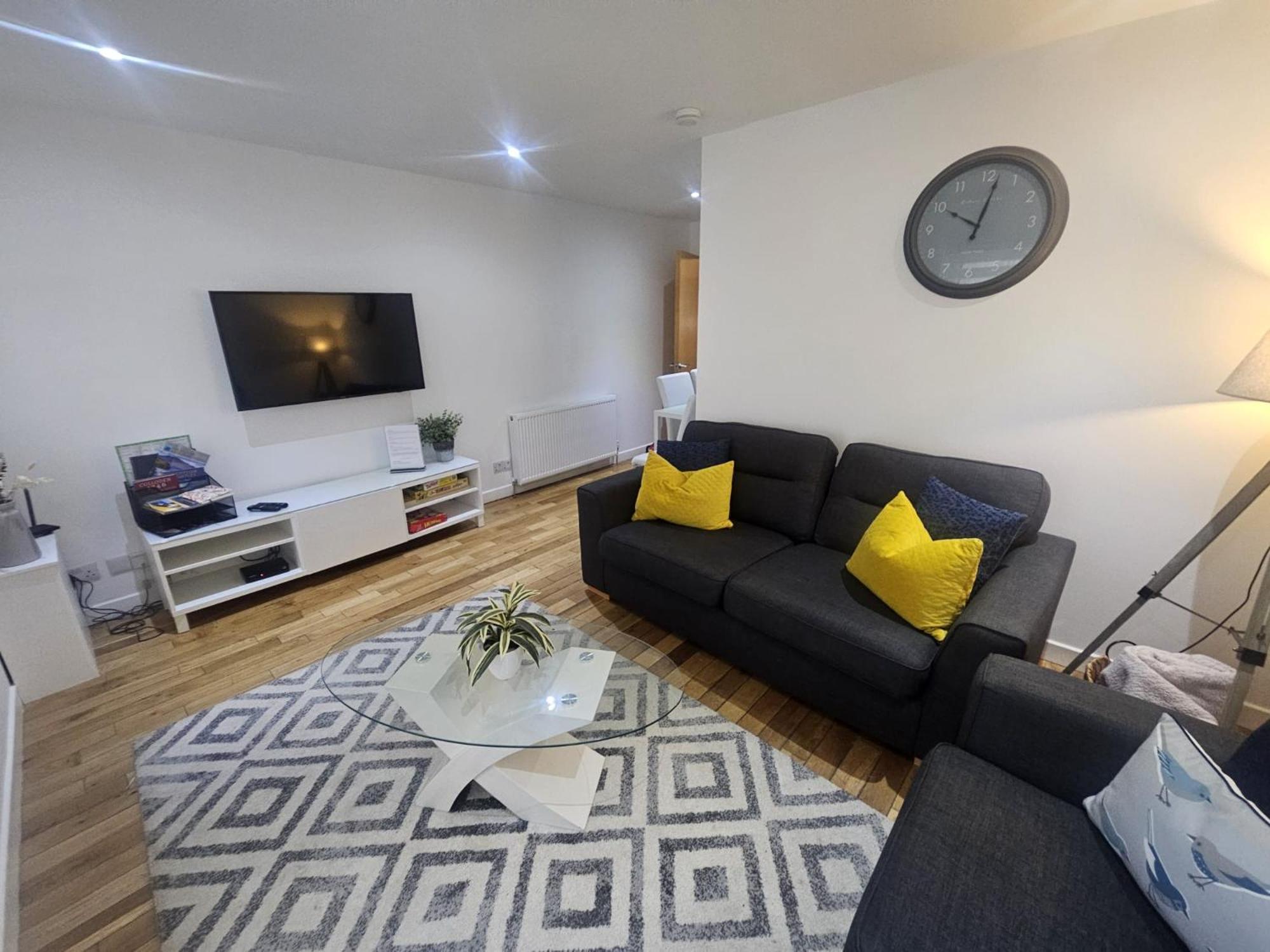 Langley Apartment City Centre Secure Parking 2 Min Walk, Public Transport 1 Min Walk, Great Location Quiet Side Street 2 Bedroom, 2 Bathroom Inverness Luaran gambar